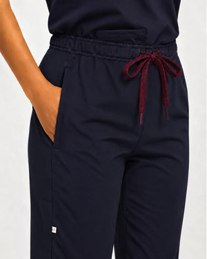 Women FlexGO V-Neck 5-Pocket Scrub Set